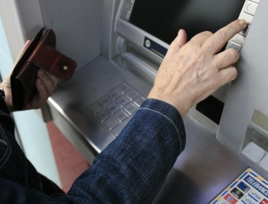 Αύξηση καταθέσεων κατά περίπου 1 δισ. ευρώ τον Σεπτέμβριο